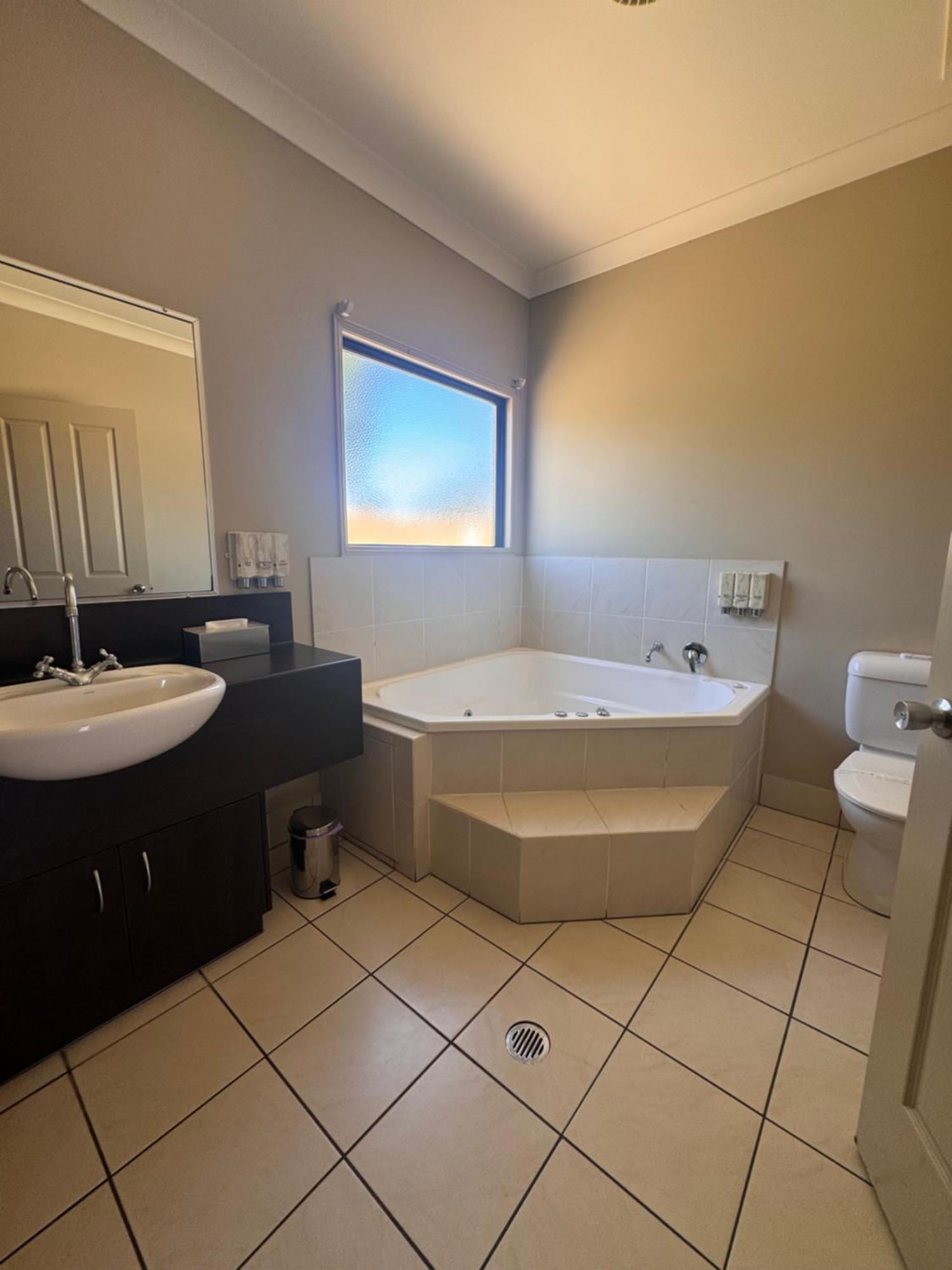 Best Western Bungil Creek Motel Рома Екстер'єр фото