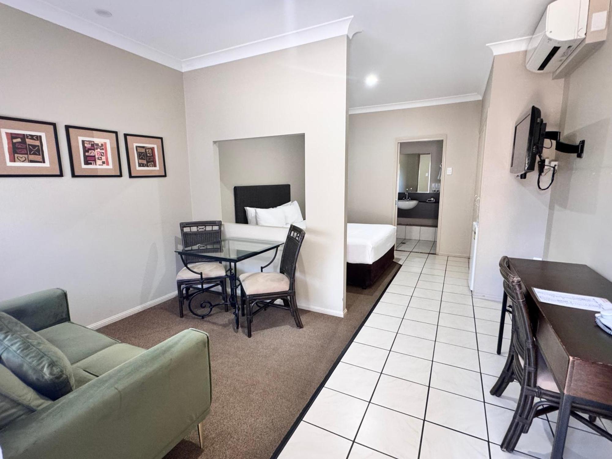 Best Western Bungil Creek Motel Рома Екстер'єр фото