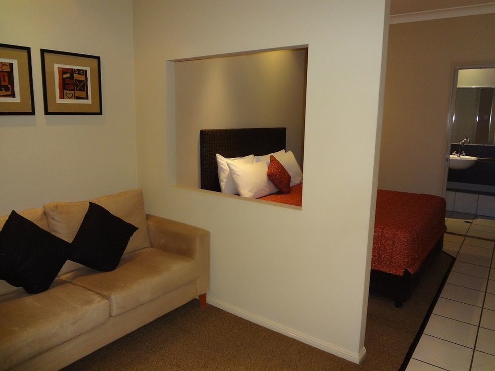 Best Western Bungil Creek Motel Рома Екстер'єр фото