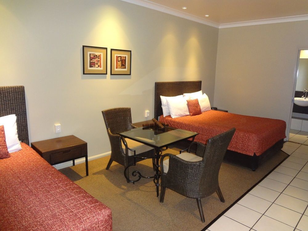 Best Western Bungil Creek Motel Рома Екстер'єр фото