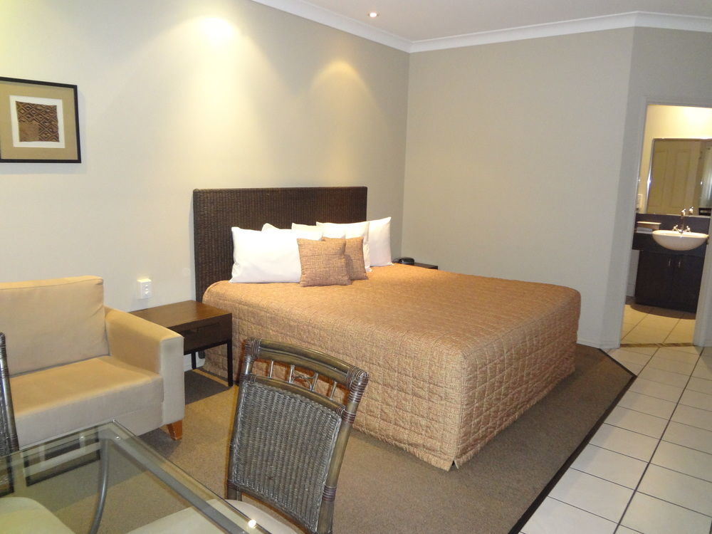 Best Western Bungil Creek Motel Рома Екстер'єр фото