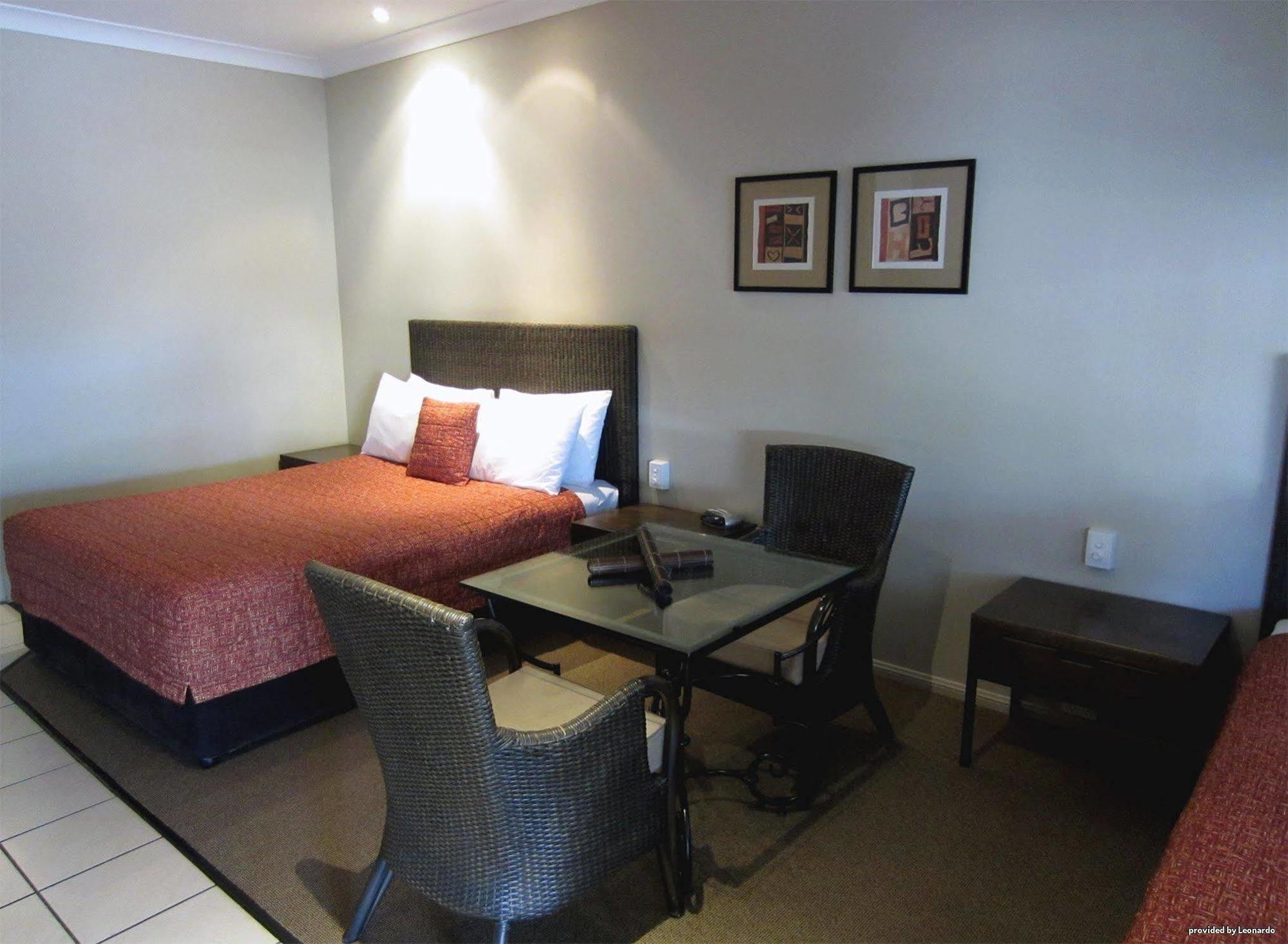 Best Western Bungil Creek Motel Рома Екстер'єр фото