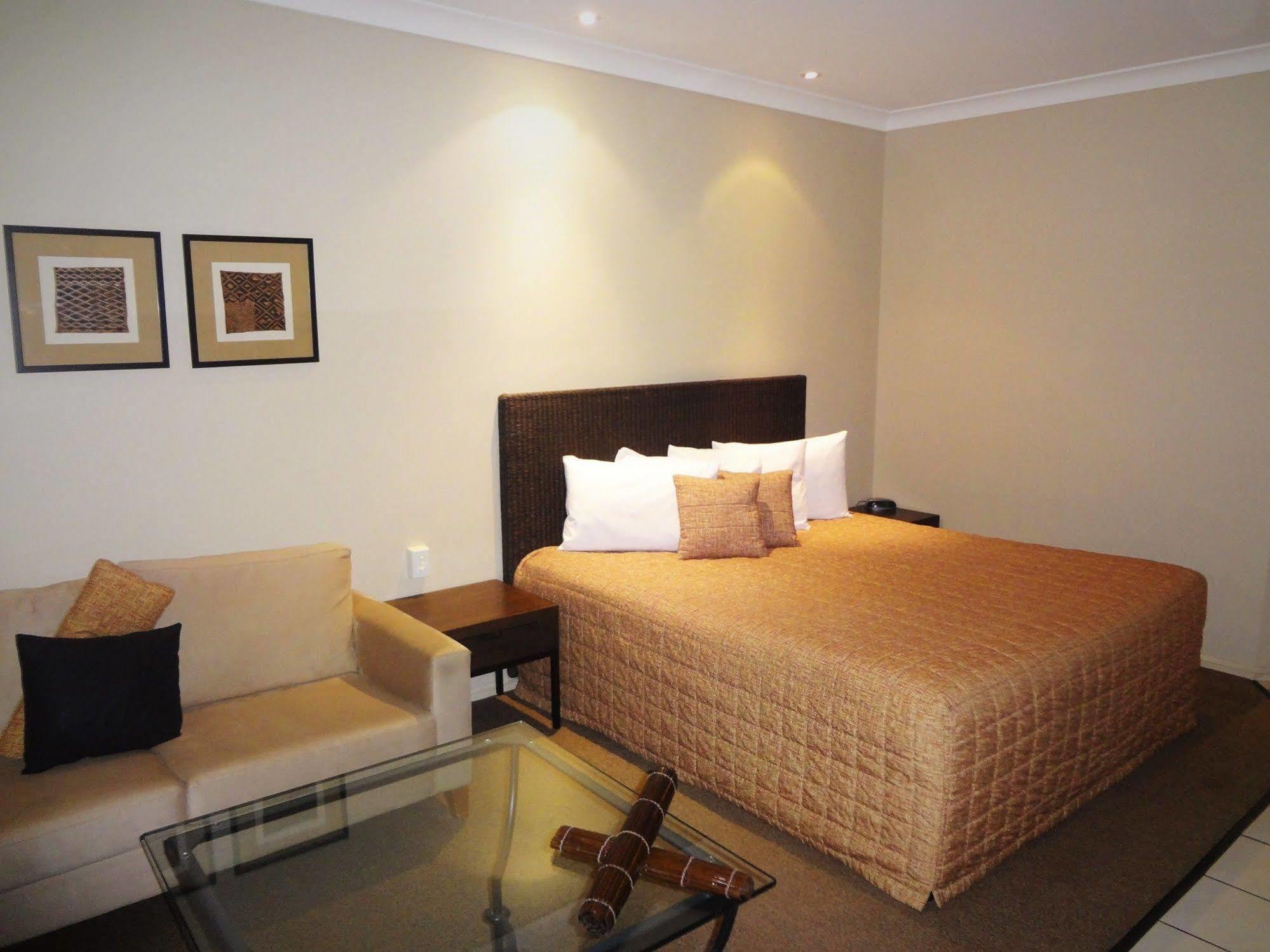 Best Western Bungil Creek Motel Рома Екстер'єр фото