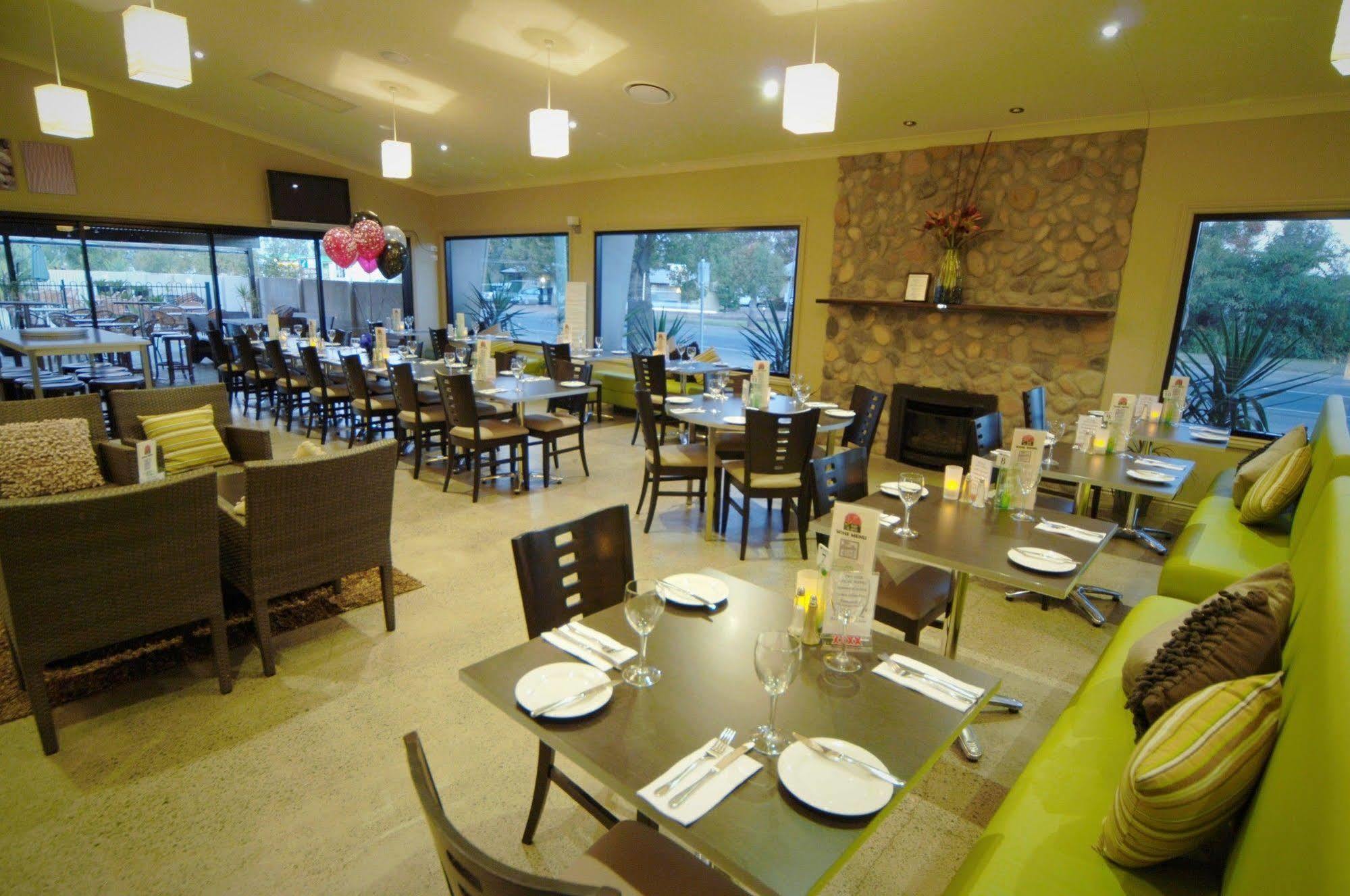 Best Western Bungil Creek Motel Рома Екстер'єр фото